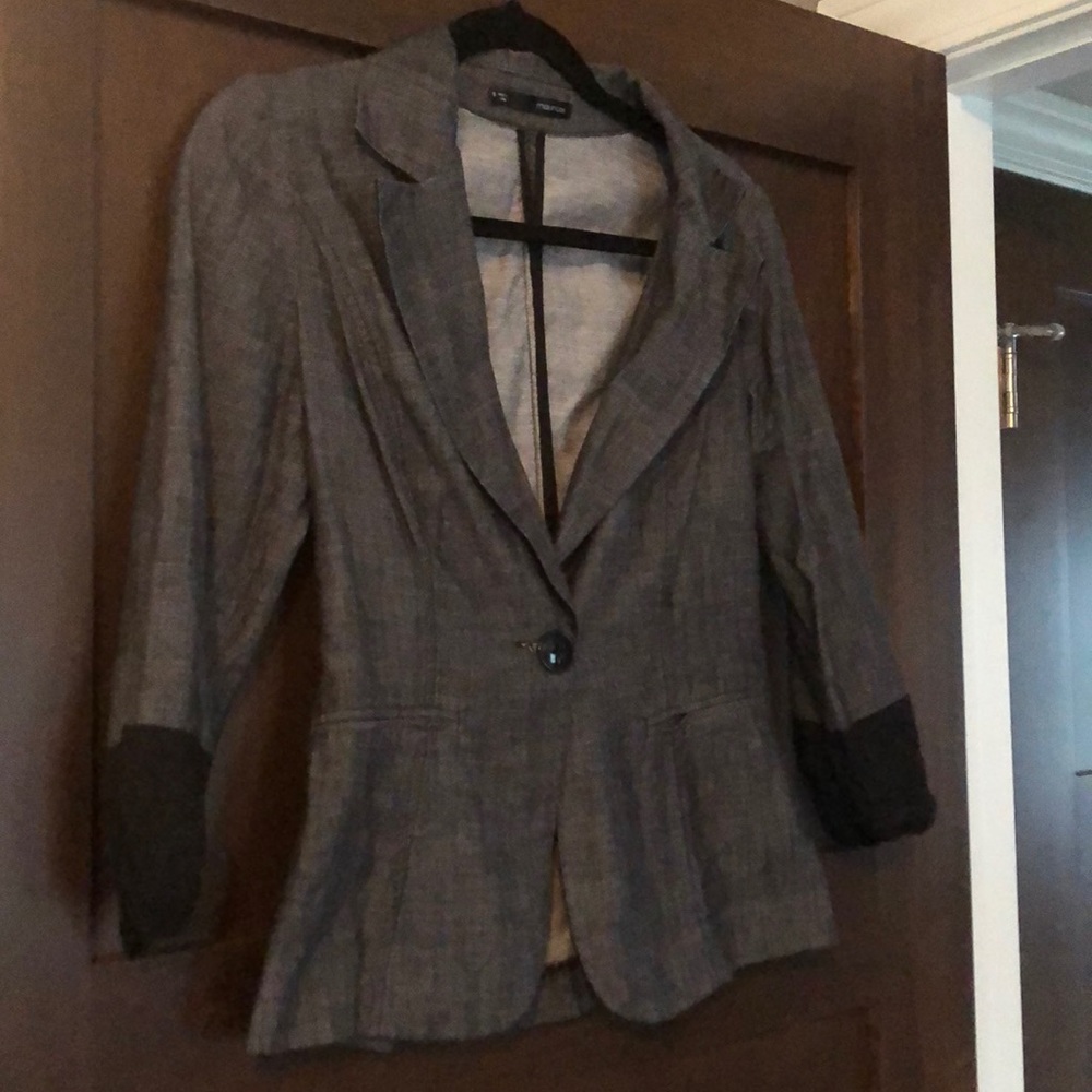 Lightweight blazer